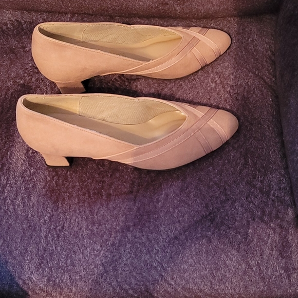 Shoes - Picture 2 of 3